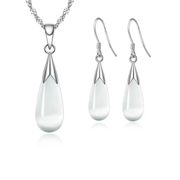 Jewelry - Sterling Silver Drop Earrings Necklace Set